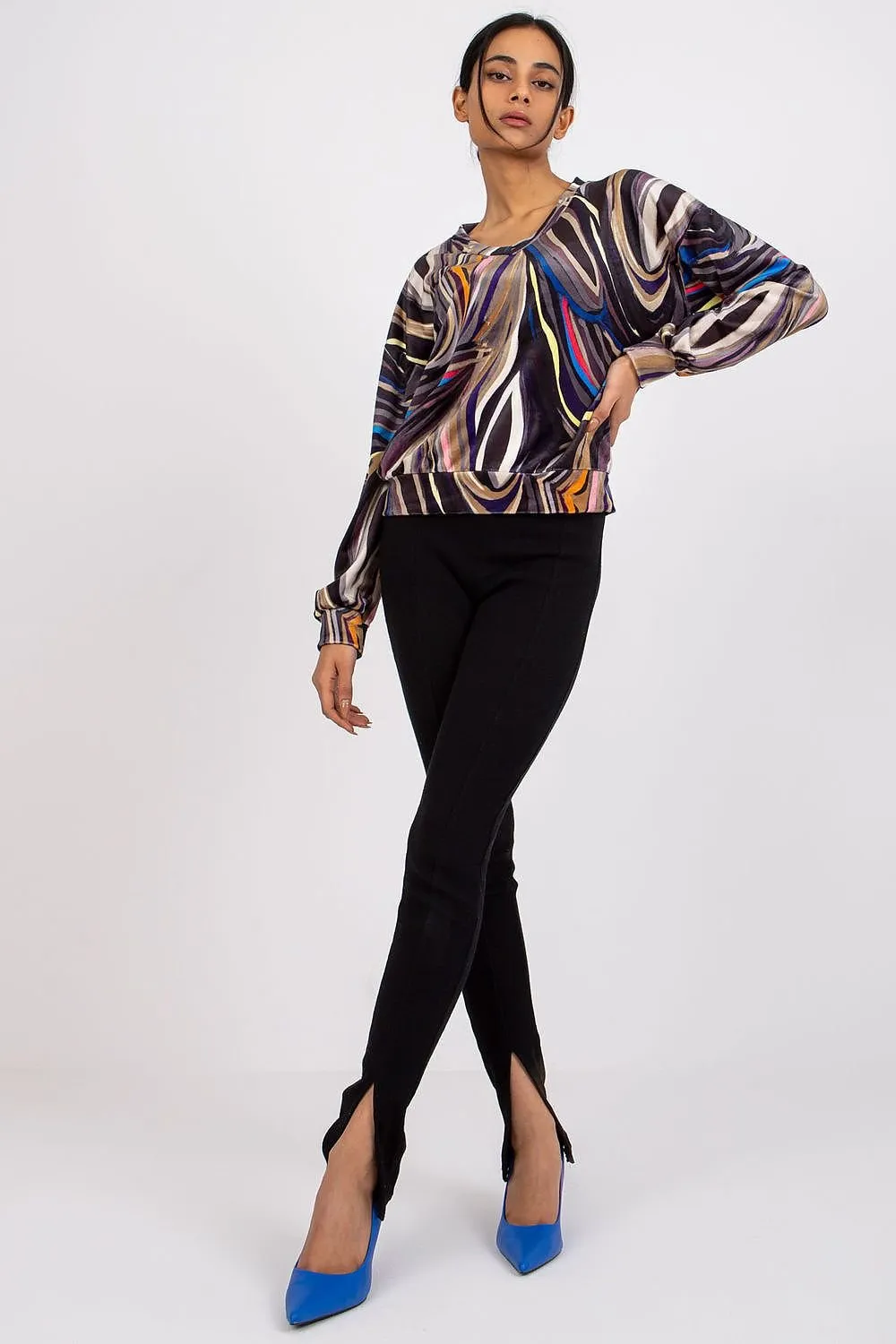 Blouse with long sleeves and a V neckline