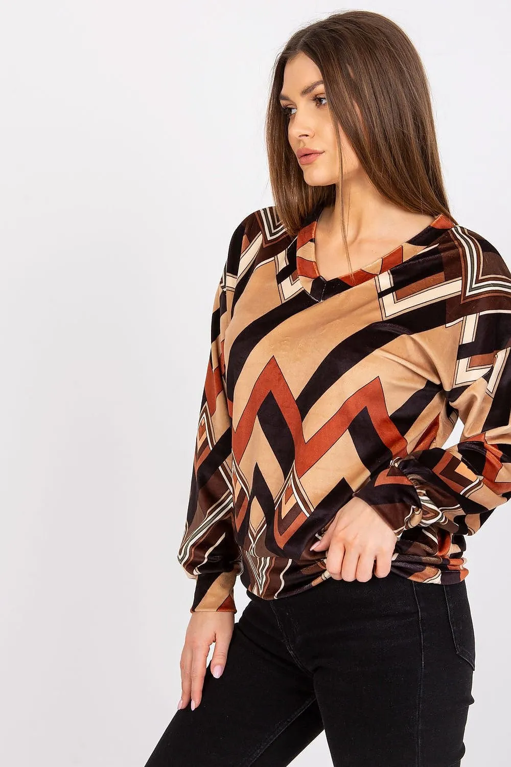 Blouse with long sleeves and a V neckline