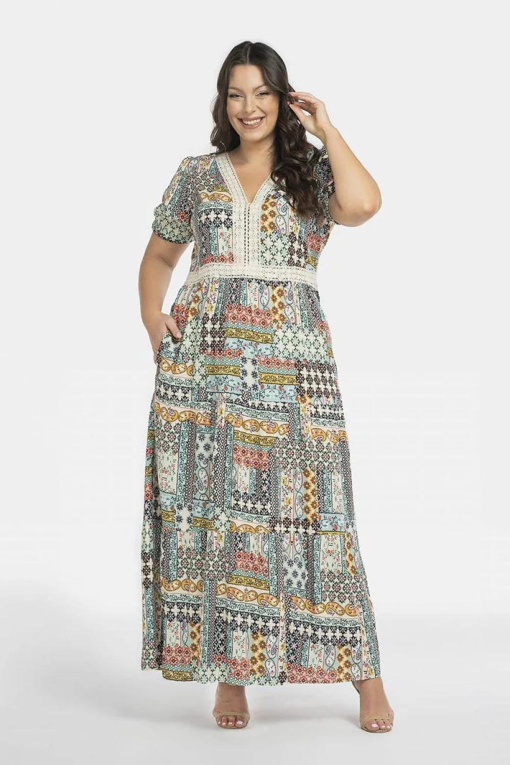 Bohemian Elegance: Curvy Flora Lace Viscose Dress for Summer Adventures